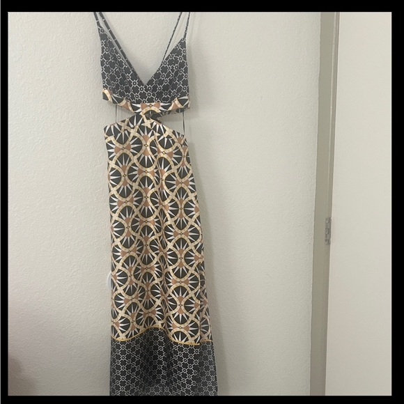 House of Harlow 1960 Black and Gold Geometric Backless Dress - Picture 4 of 4